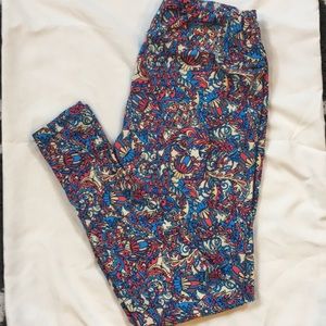 Bundle of EIGHT One Size LuLaRoe Leggings!